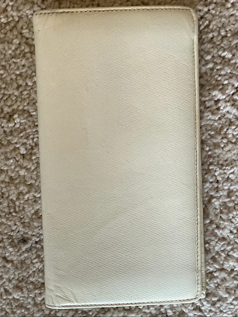 CHANEL elegant continental